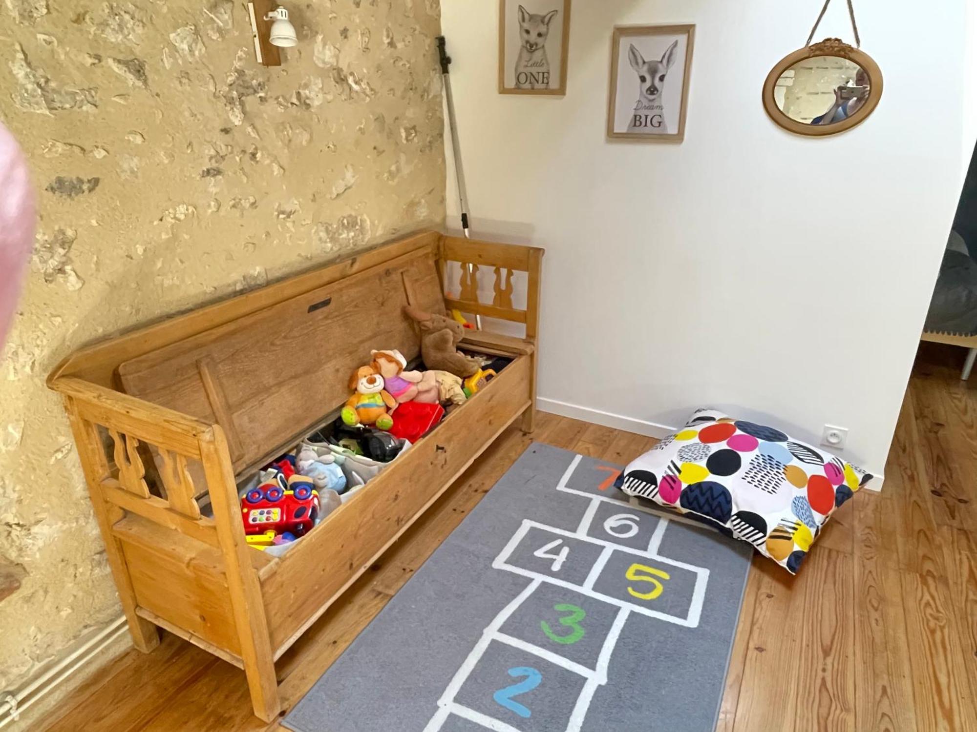 Les Regniers - 2 Gites Voisins Pour Familles Et Groupes Eynesse Exterior photo
