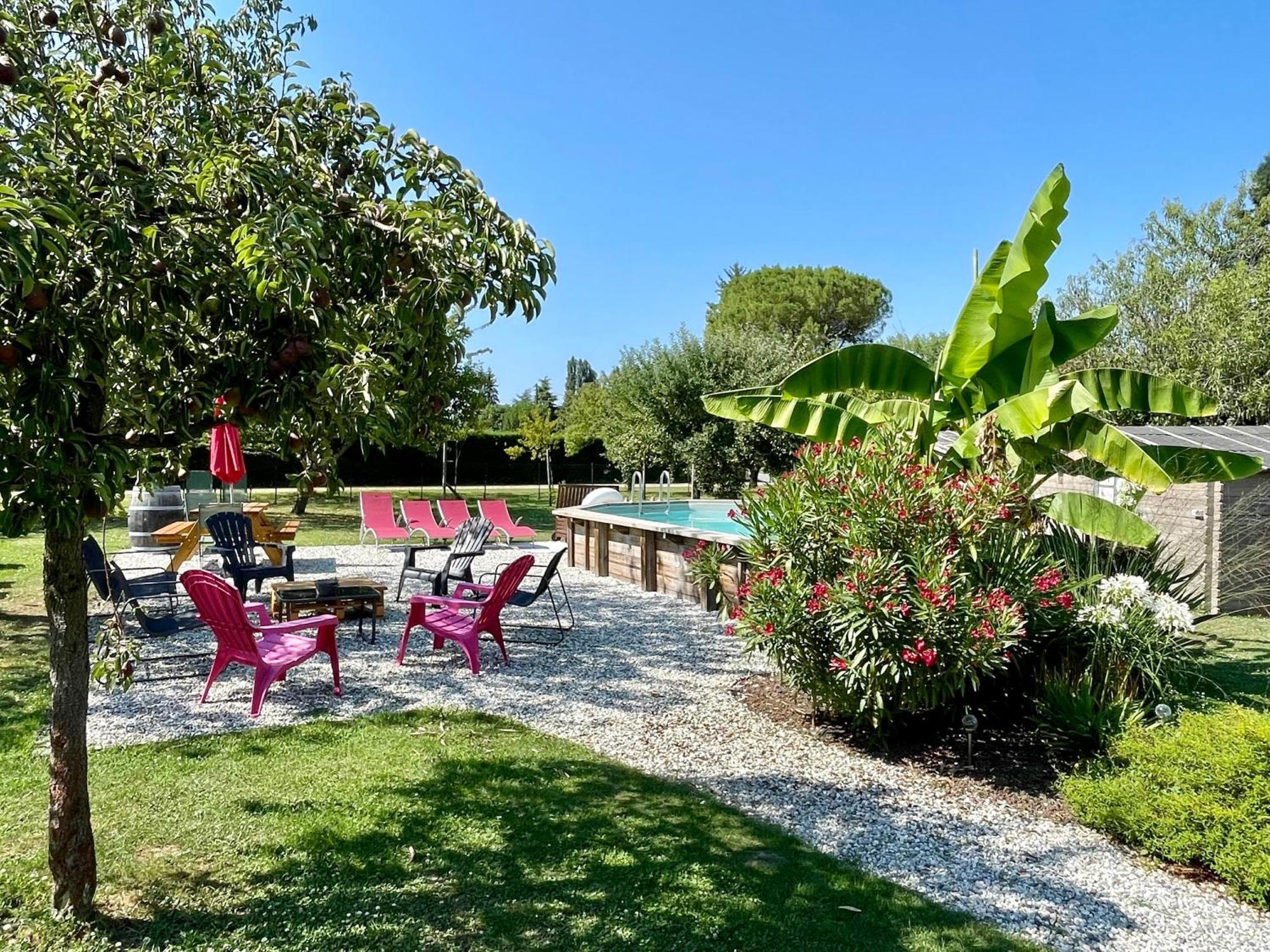 Les Regniers - 2 Gites Voisins Pour Familles Et Groupes Eynesse Exterior photo